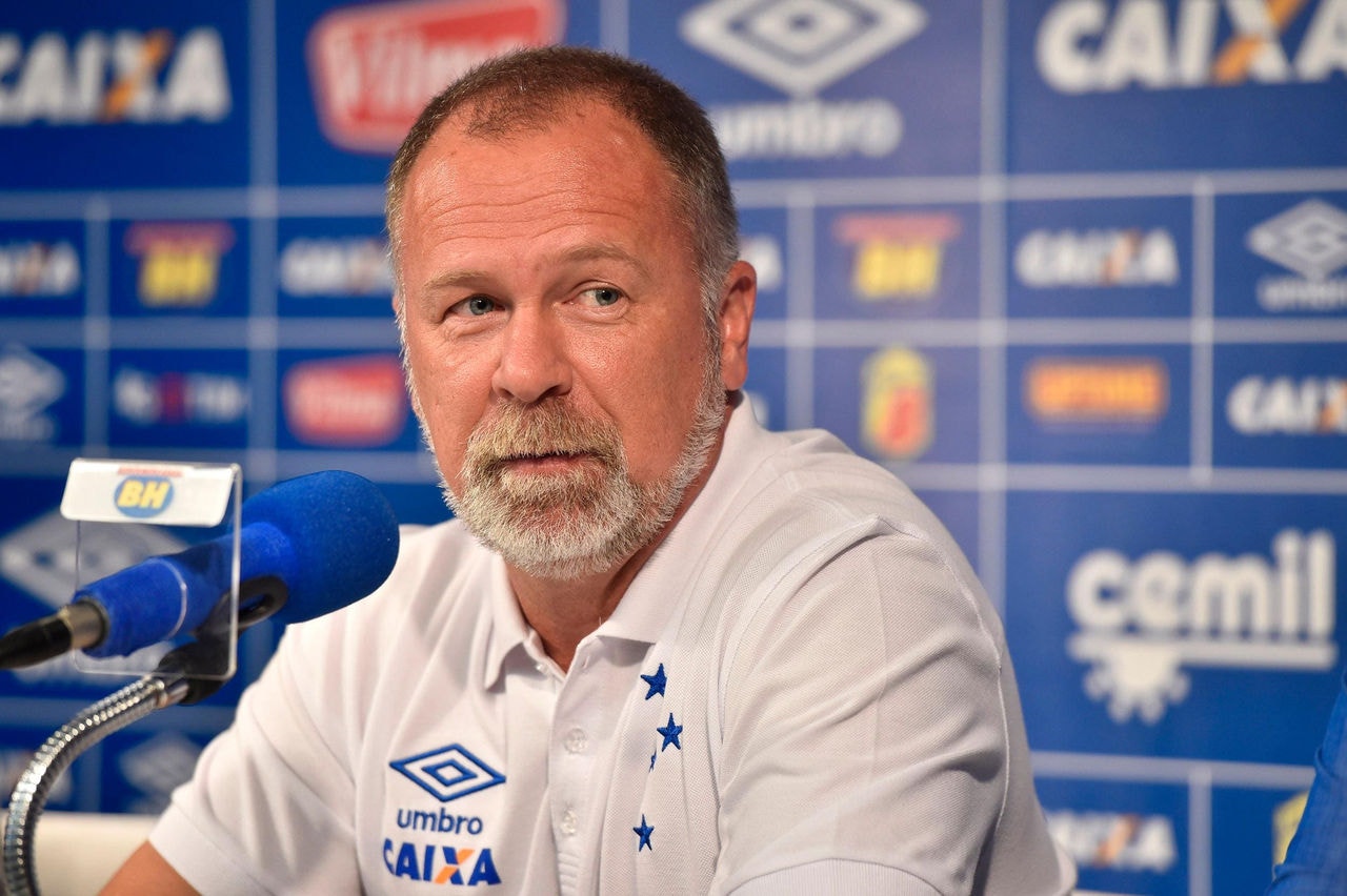 Mano lamenta derrota, mas diz que Cruzeiro tem 37 rodadas para se recuperar