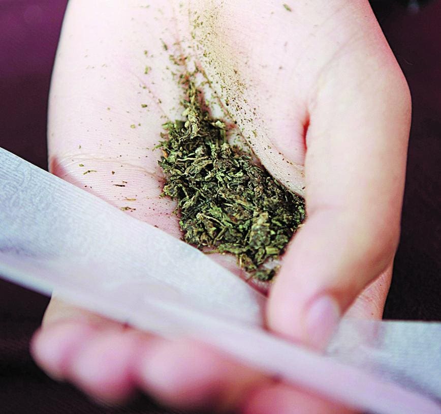 Tamanho do "baseado" depende também da habilidade em "enrolar" o cigarro