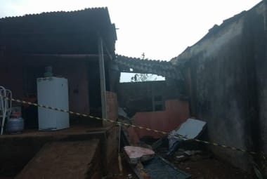 Casa desabou em Congonhas na tarde dessa segunda-feira (2) e três pessoas ficaram feridas