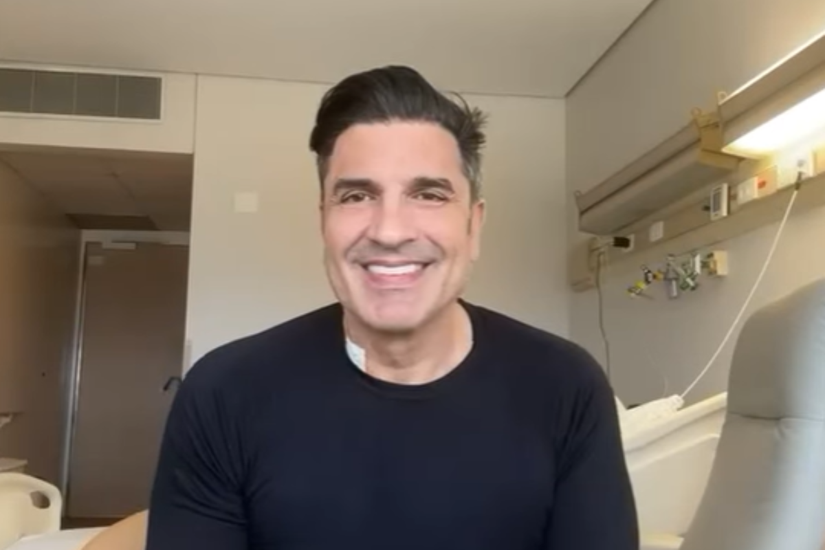 O apresentador Edu Guedes publicou vídeo gravado em quarto de hospital