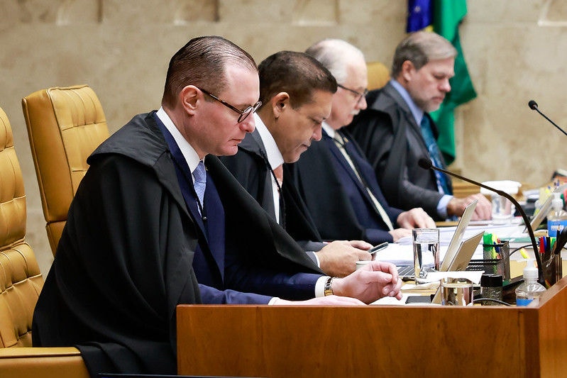 Entendimento da maioria dos ministros é de que não é competência do STF julgar o recurso apresentado pela ré impedida de usar um banheiro feminino
