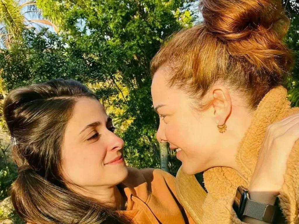 Fernanda Souza faz confissão raríssima sobre namoro com amiga de infância