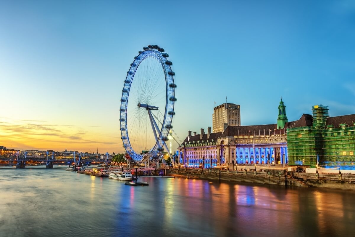 Londres recebe turistas ao longo de todo o ano, mas o verão é o destaque para os visitantes