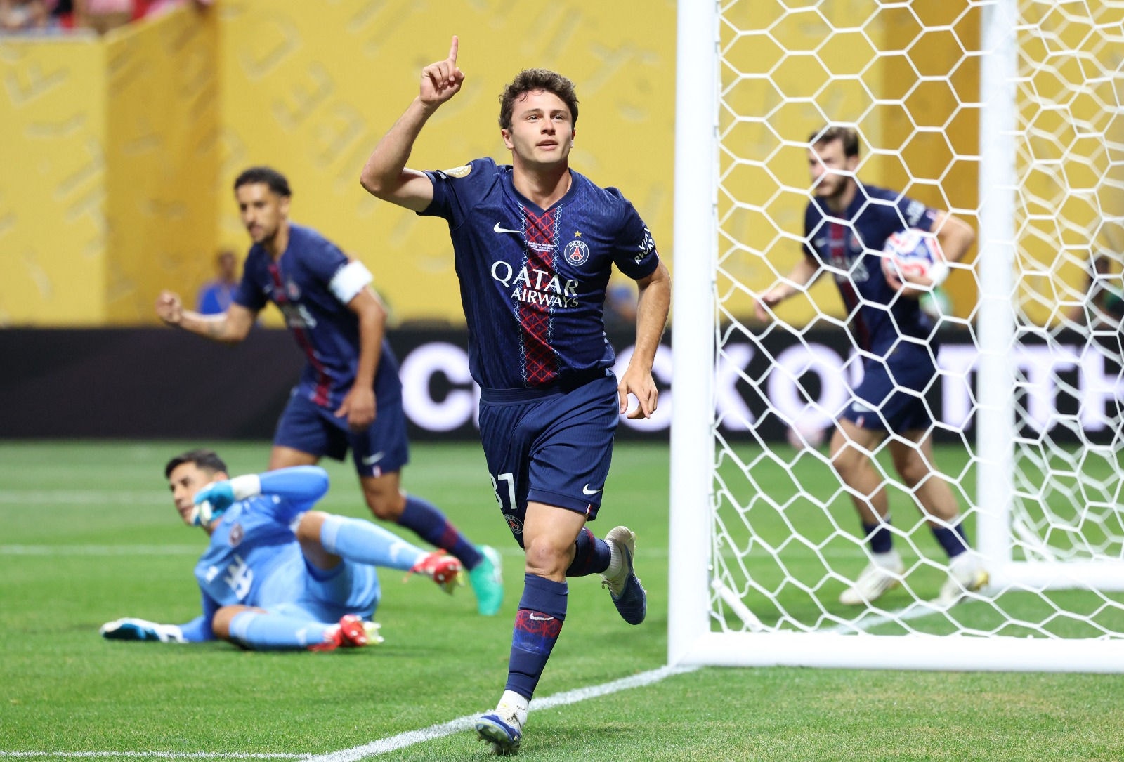João Neves marcou dois gols na goleada do PSG por 4 a 0 contra o Inter Miami  