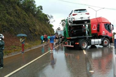 Acidentes em Nova Lima deixam feridos e trânsito lento na BR–040 e na MG–030