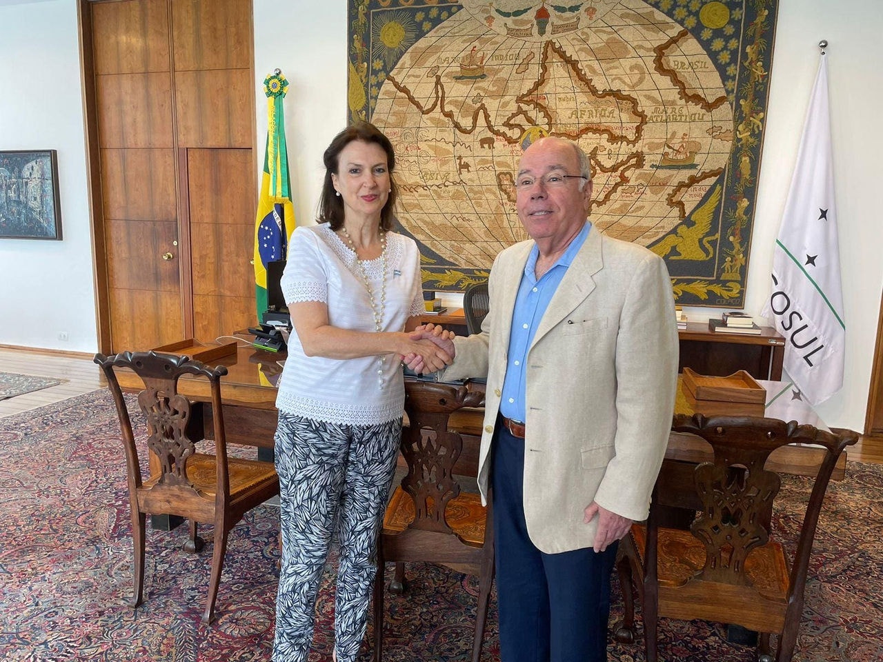 A deputada eleita e Chanceler designada pelo governo Milei, Diana Mondino, encontra-se em Brasília, para reunião de trabalho com o Ministro Mauro Vieira