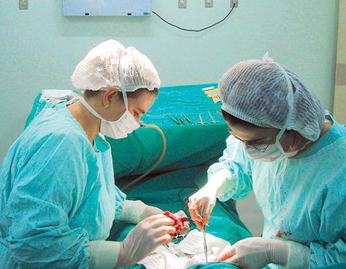 Mulher fugiu de hospital após cirurgia plástica