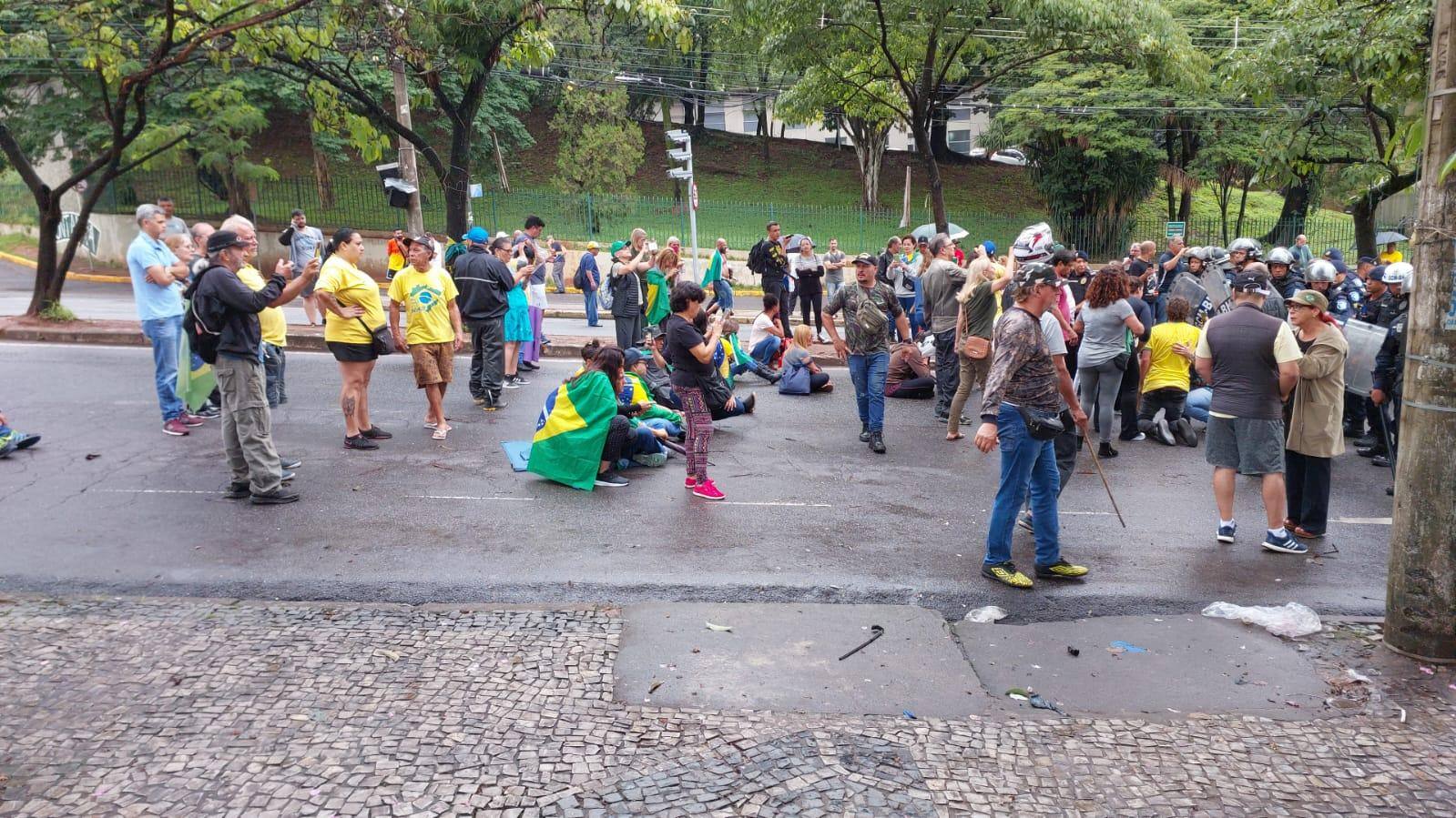 gabriel-ronan-foto-manifestacao-sentadosjpeg