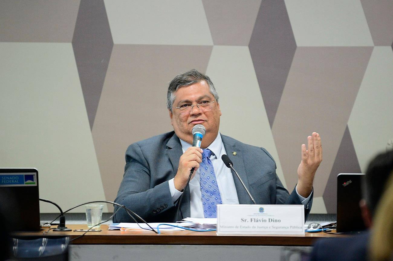 Flávio Dino participou de audiência no Senado nesta terça-feira (9) e ironizou Marcos do Val
