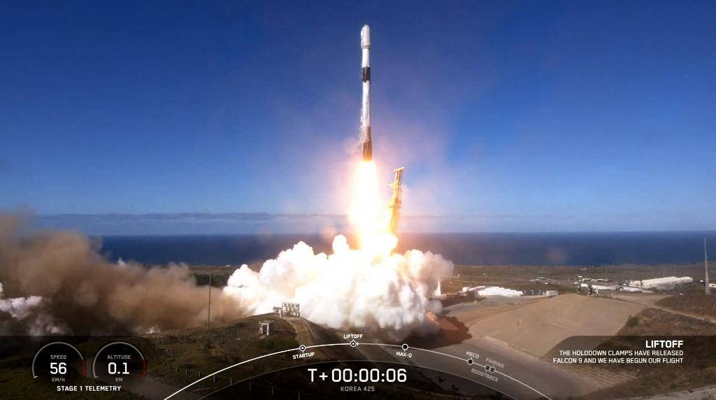 Foguete da Space X levou satélite da Coreia do Sul para o espaço Foguete da Space X levou satélite da Coreia do Sul para o espaço