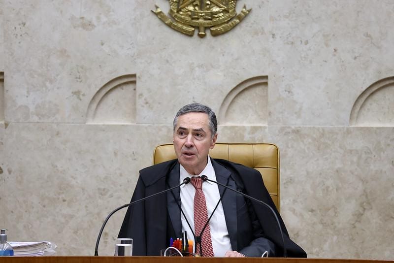O presidente do STF, Luís Roberto Barroso, fez um esclarecimento sobre o julgamento da descriminalização da maconha para consumo pessoal após ser procurado por parlamentares das bancadas evangélicas e católicas do Congresso Nacional