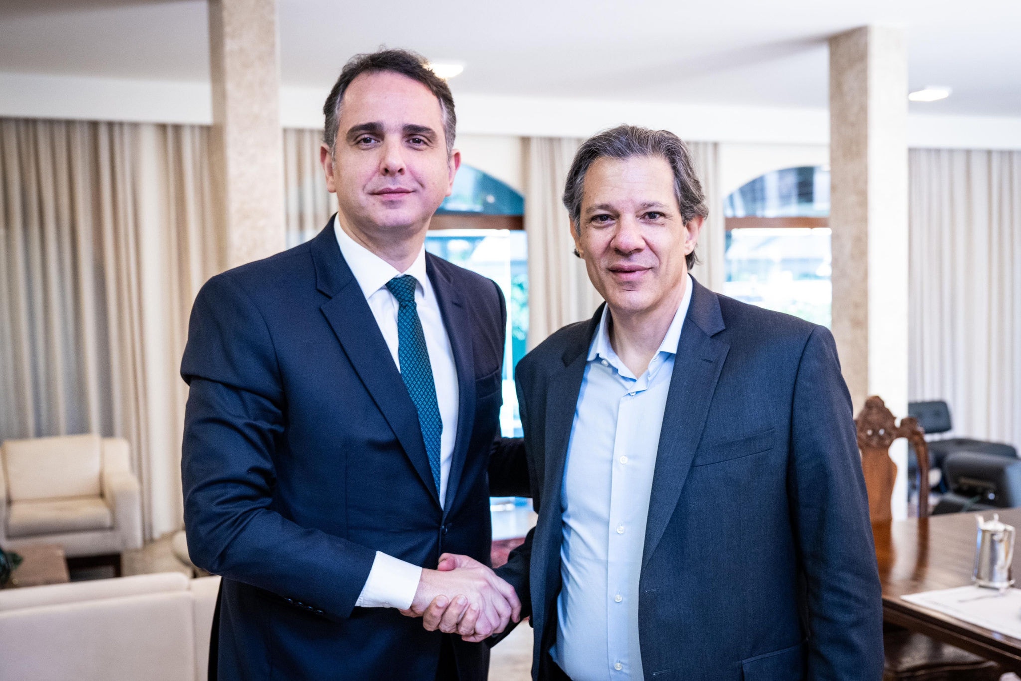 O presidente do Senado, Rodrigo Pacheco, com o ministro da Fazenda, Fenrnando Haddad