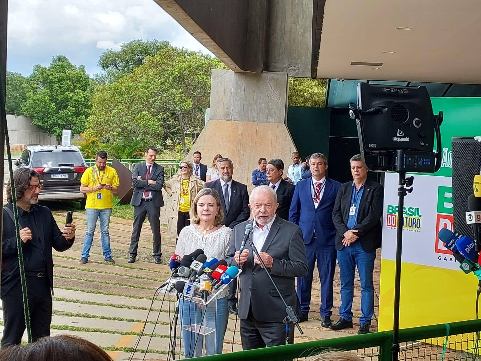 Lula e Gleisi Hoffmann em entrevista no CCBB