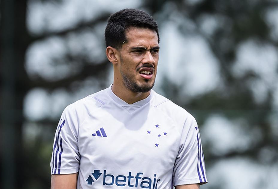 Oliveira tem contrato com o Cruzeiro até dezembro de 2025
