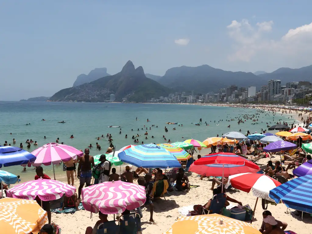 Banhistas em Ipanema, no Rio de Janeiro: o autor da proposta pretende garantir as liberdades individuais com lei que libera topless