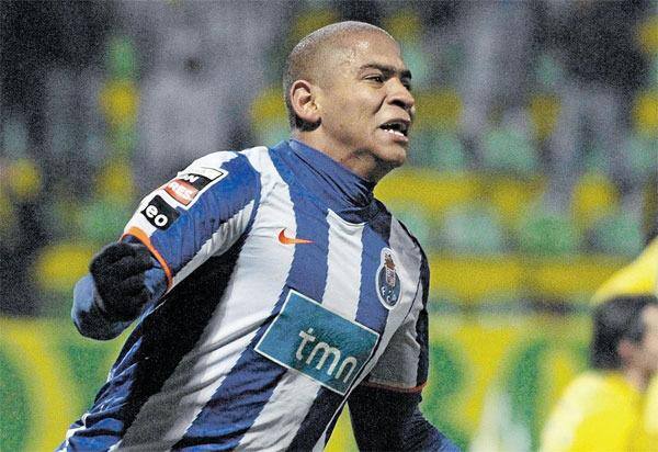 Walter passou por grandes clubes do Brasil e pelo Porto, de Portugal