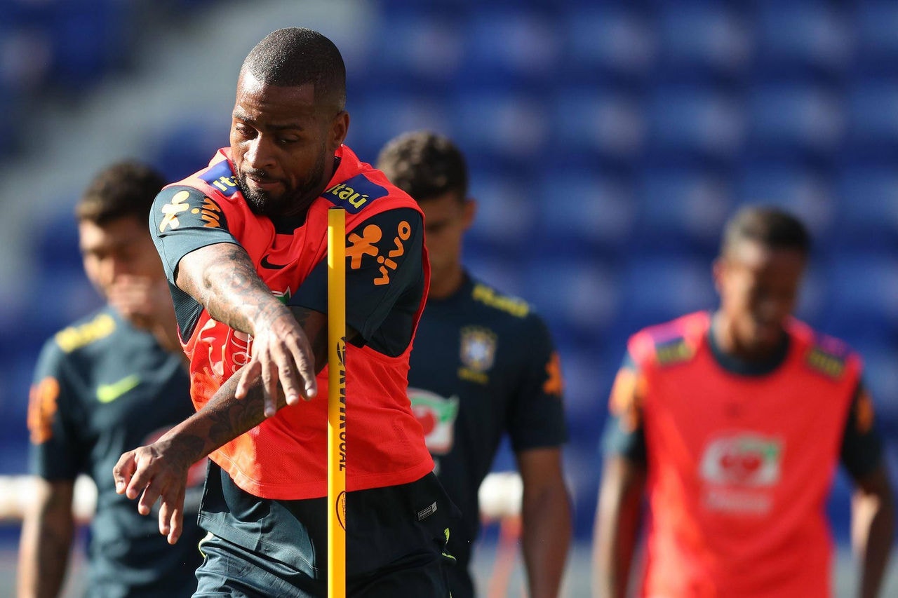 Zagueiro Dedé poderá ser titular contra o El Salvador nesta terça-feira (11), nos Estados Unidos