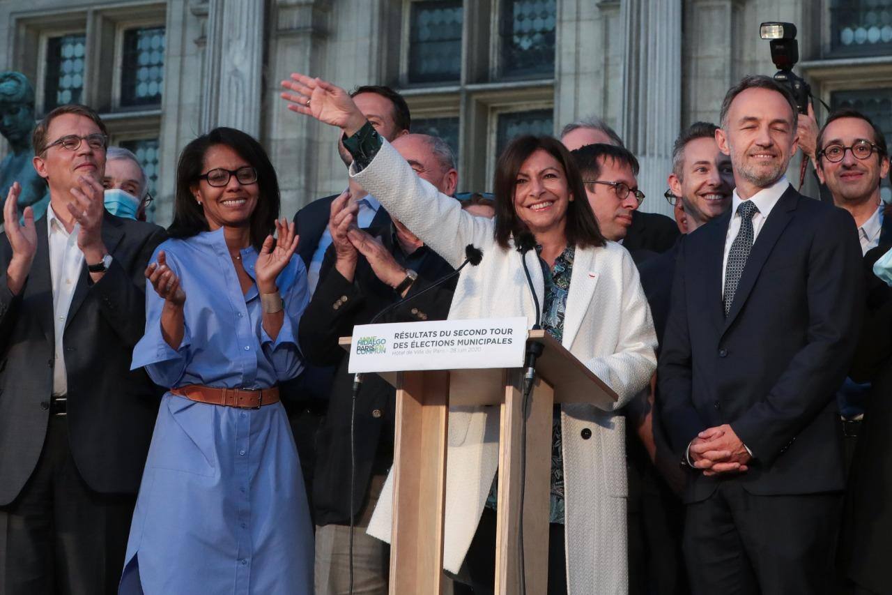 Anne Hidalgo foi a primeira colocada na disputa das eleições municipais em Paris