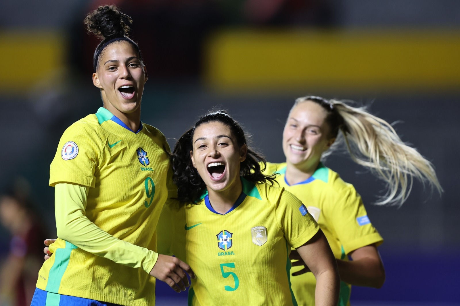 Brasil venceu a Venezuela por 2 a 0, em partida disputada no Estádio Gonzalo Pozo Ripalda, em Quito, no Equador