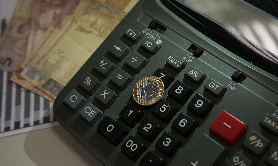 dívida empréstimo crédito caro calculadora