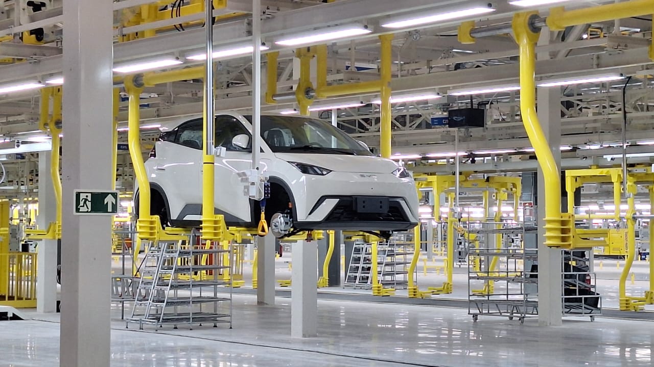 BYD acaba de inaugurar sua 1ª fábrica de carros elétricos na América do Sul