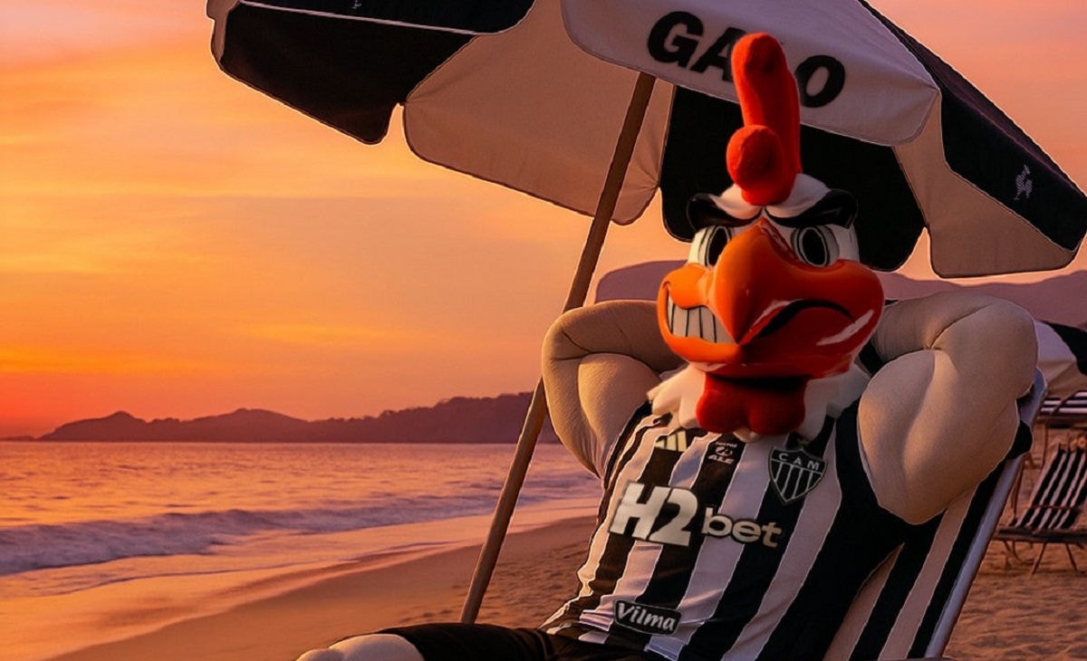 Atlético colocou o Galo Doido aproveitando uma praia