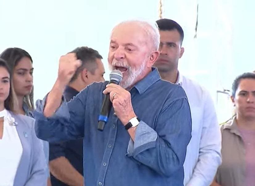 Petista iniciou o discurso para o público de Pernambuco perguntando quem ali acredita em Deus e em milagres