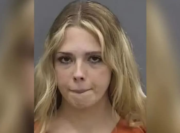 Alyssa Ann Zinger, de 22 anos, acusada de manter relação sexual com menor nos EUA