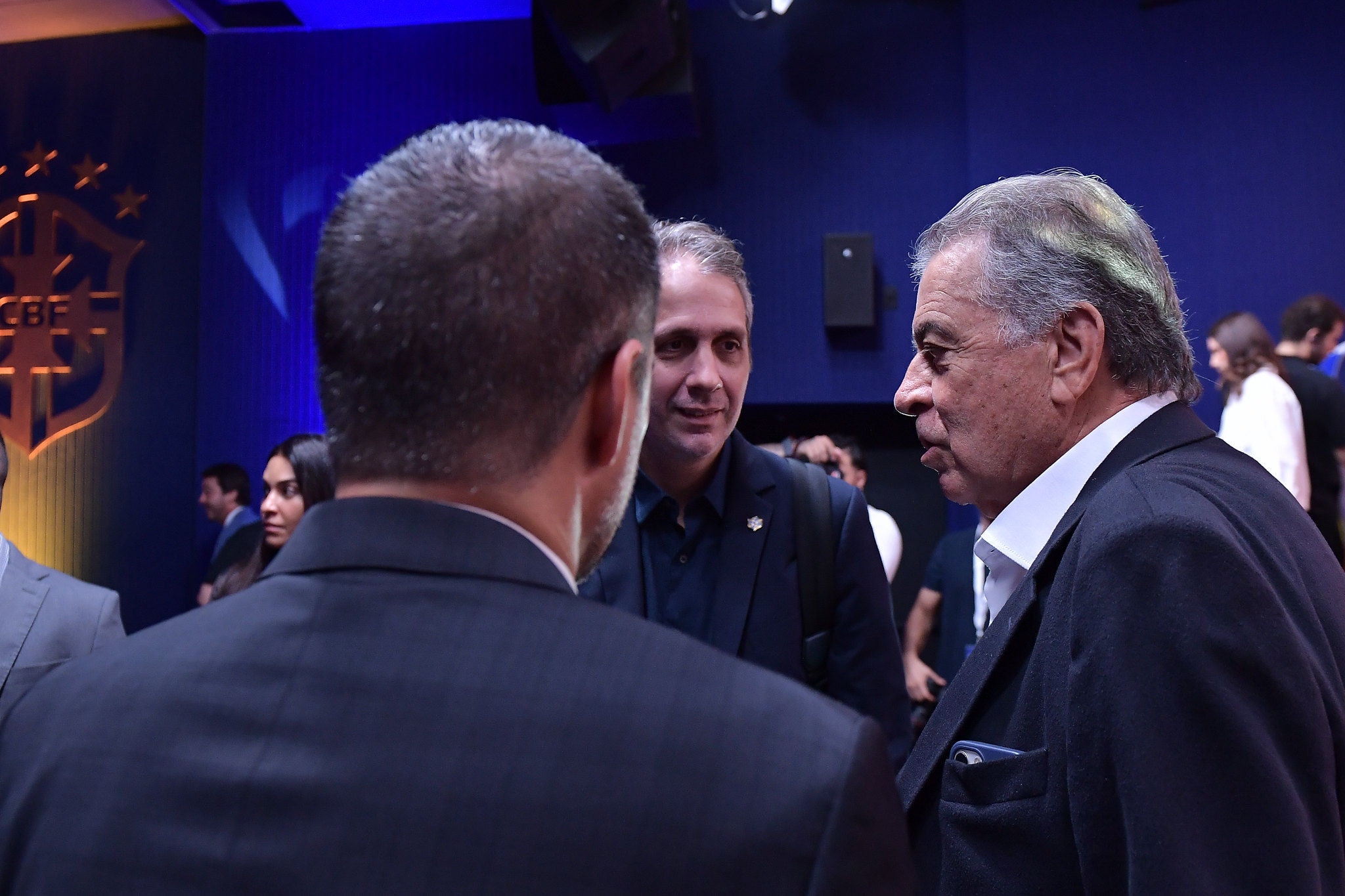 Paulo Pelaipe em conversa com dirigentes no Rio