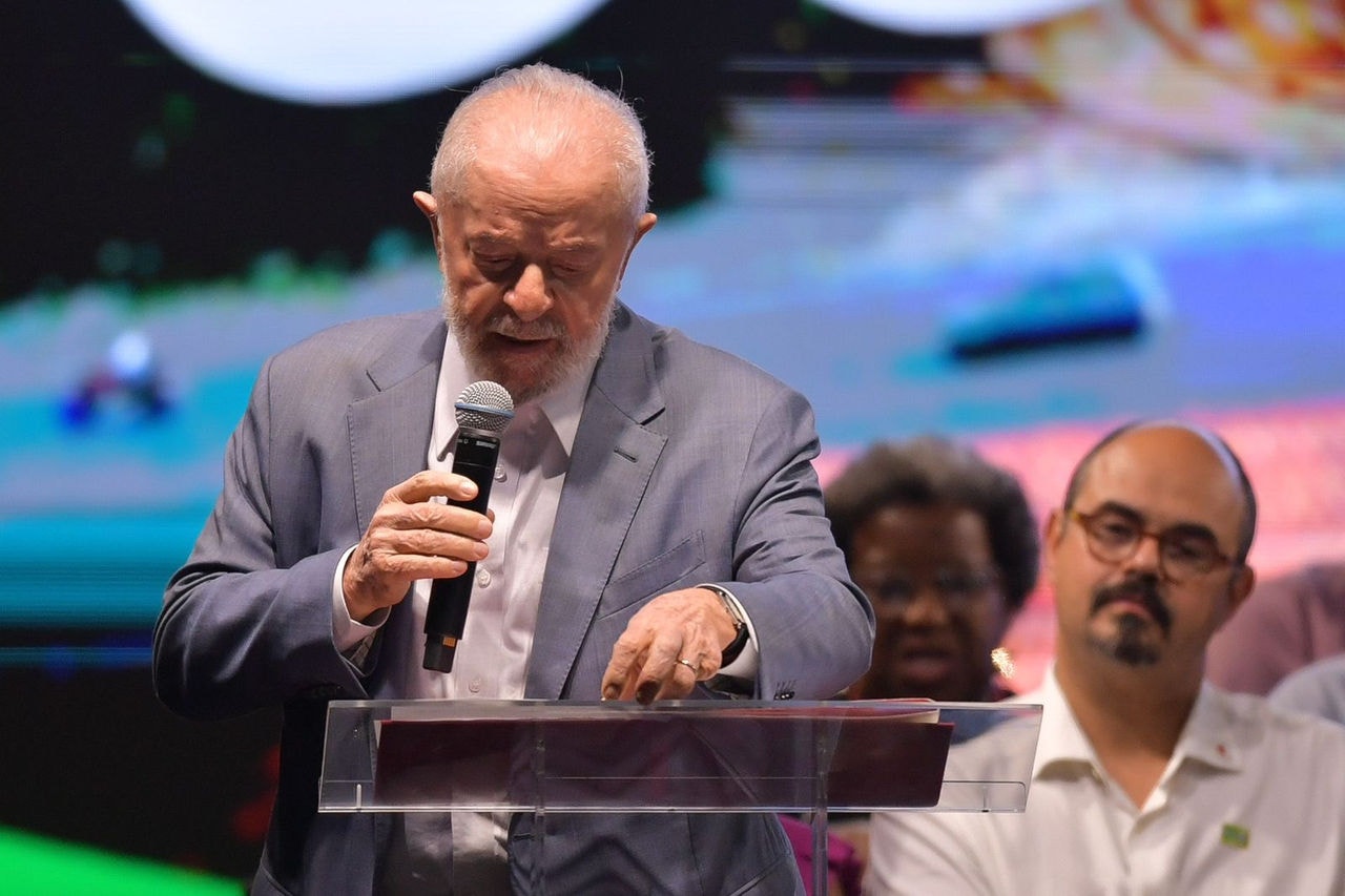 Vice-governador Mateus Simões não foi citado por Lula durante discurso do presidente em Contagem