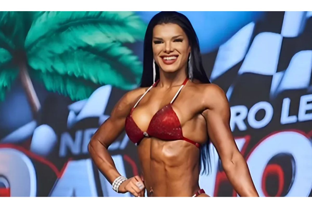 Juliane Almeida em campeonato de fisioculturismo nos Estados Unidos