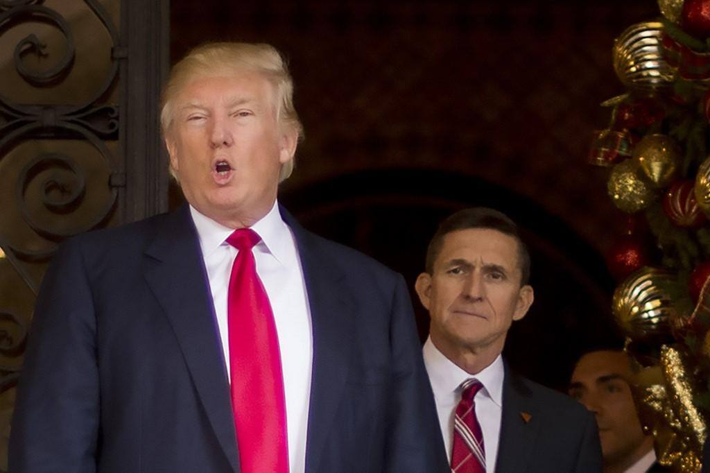 Trump e Michael Flynn em 2016