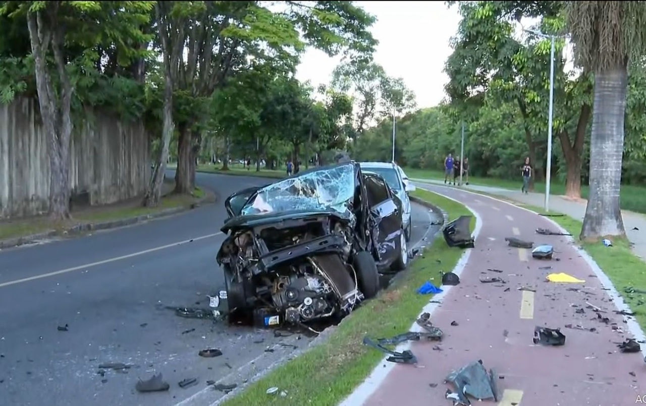 Peças de veículos ficaram espalhadas na ciclovia e até na lagoa