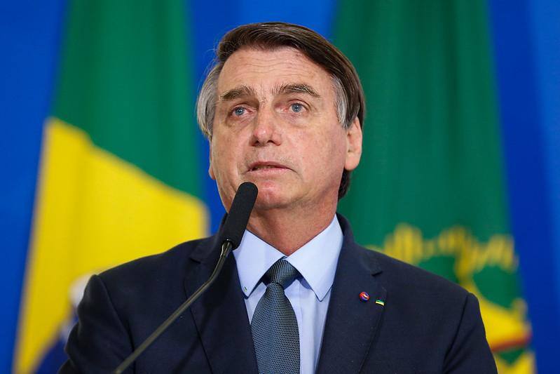 Bolsonaro havia dito que ficaria fora de eleição, mas postou vídeo de Russomano