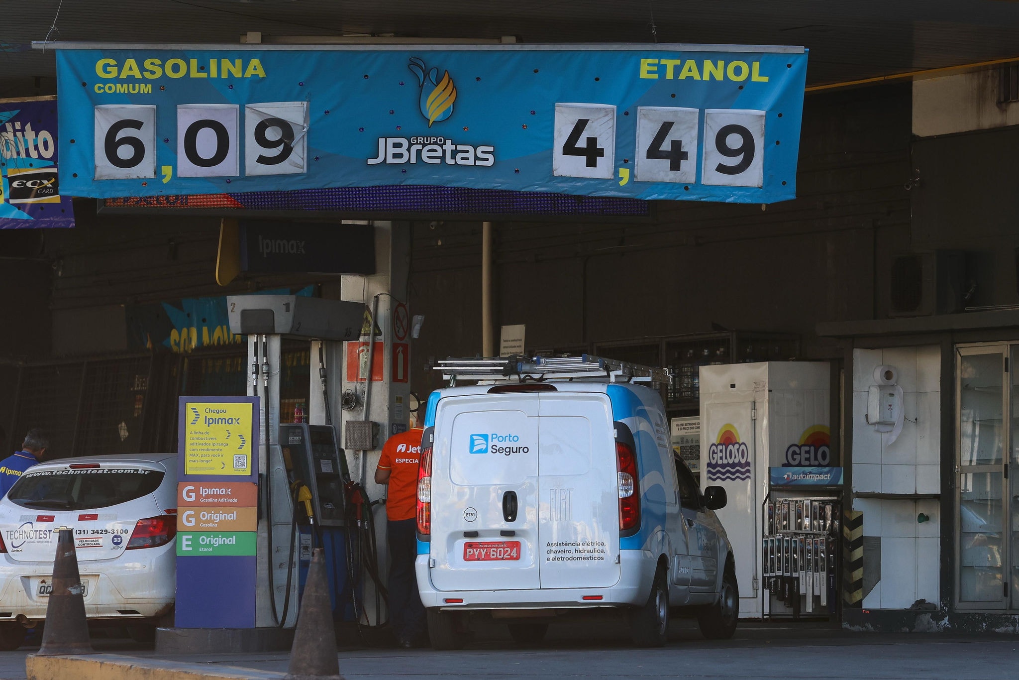 Preço da gasolina em posto da avenida Cristiano Machado