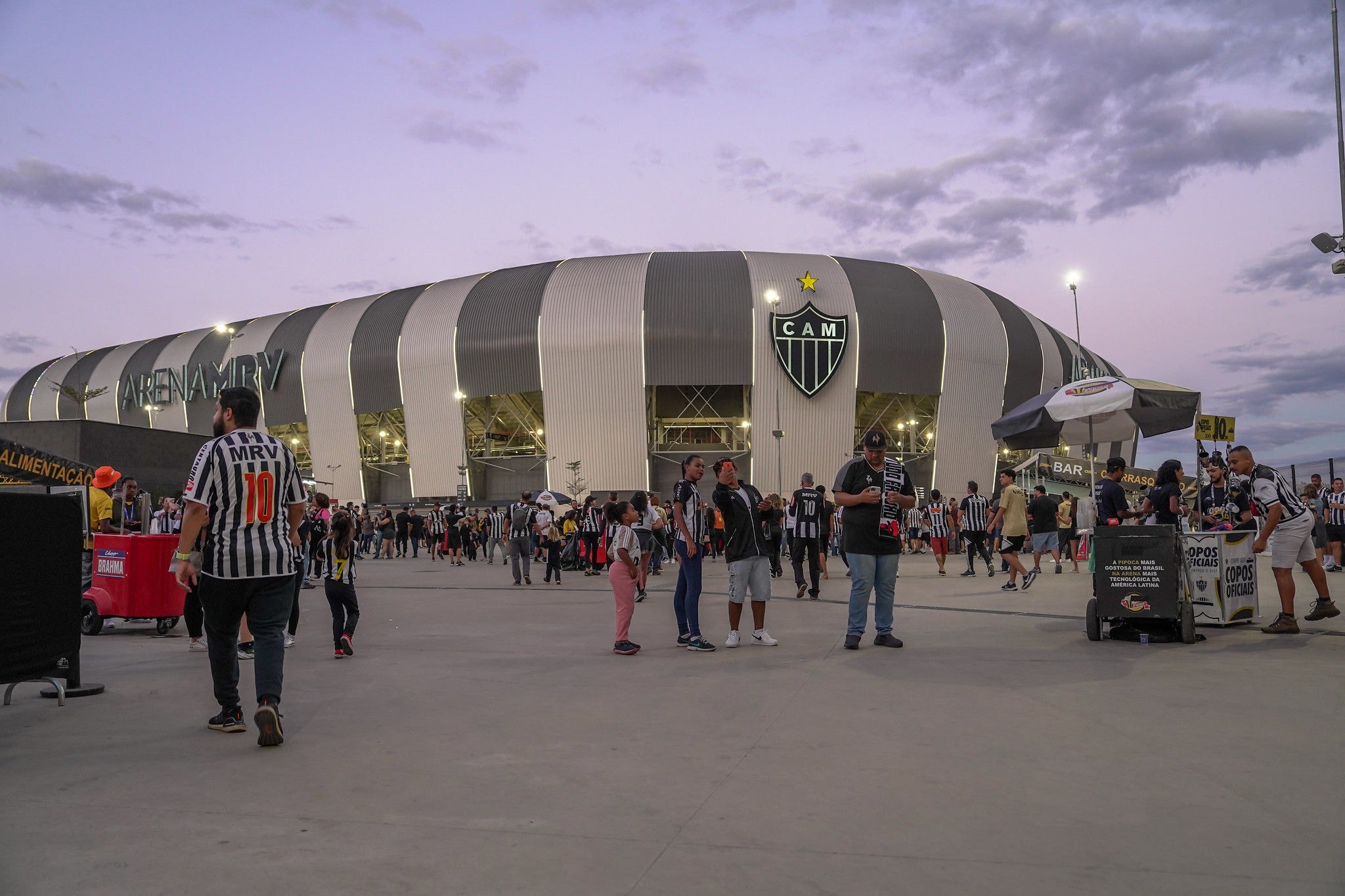 Atlético anuncia show na esplanada da Arena MRV e promoção de cerveja antes de duelo com o Vasco, no domingo (21) 
