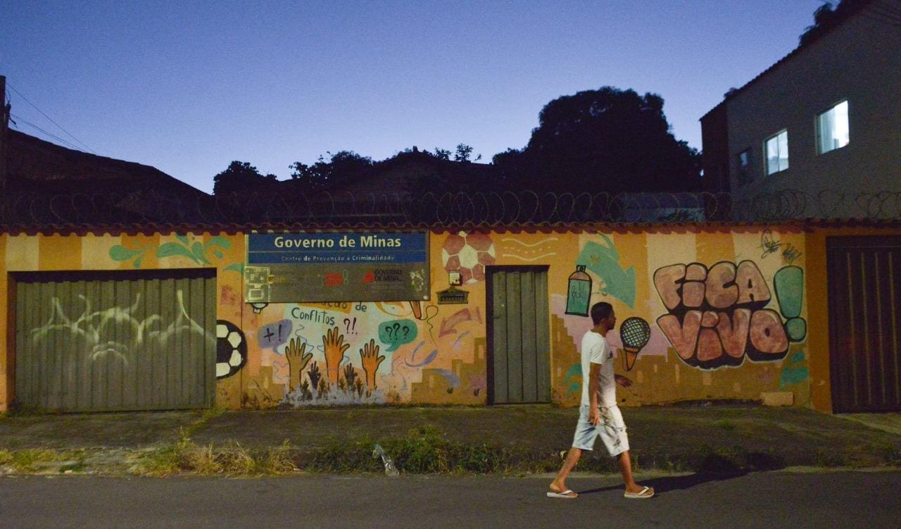 Fachada do programa Fica Vivo! do bairro Conjunto Jardim Felicidade, na região Norte de BH