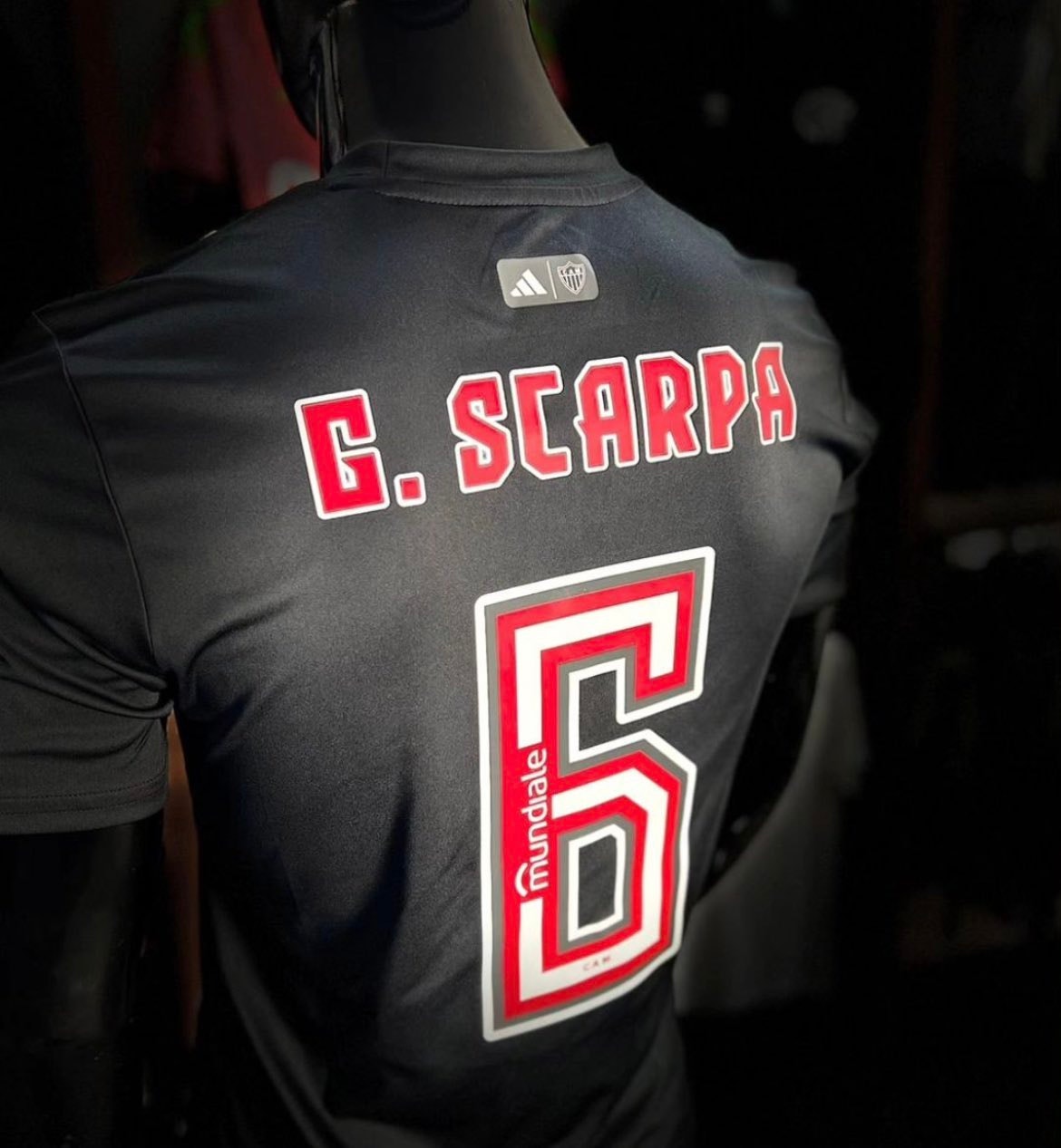 Camisa da linha 'fan shirt', do Atlético