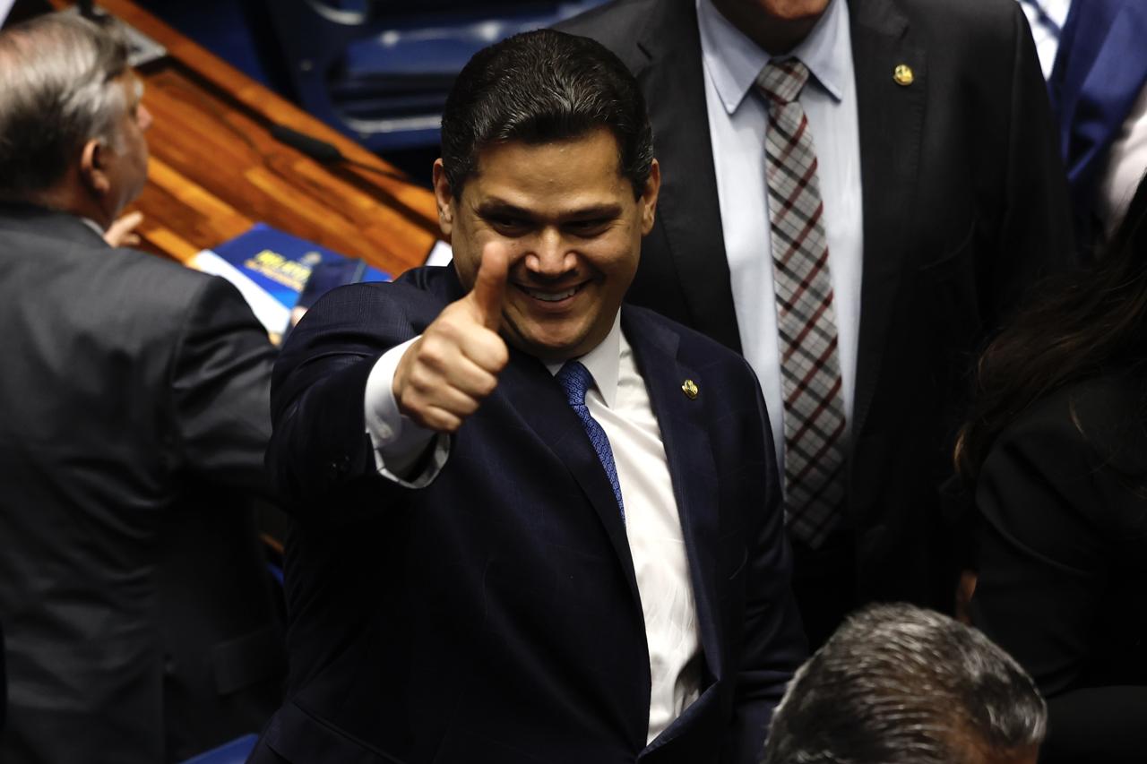 Nos quatro anos em que esteve fora da presidência do Senado, Davi Alcolumbre manteve sua influência nos bastidores político