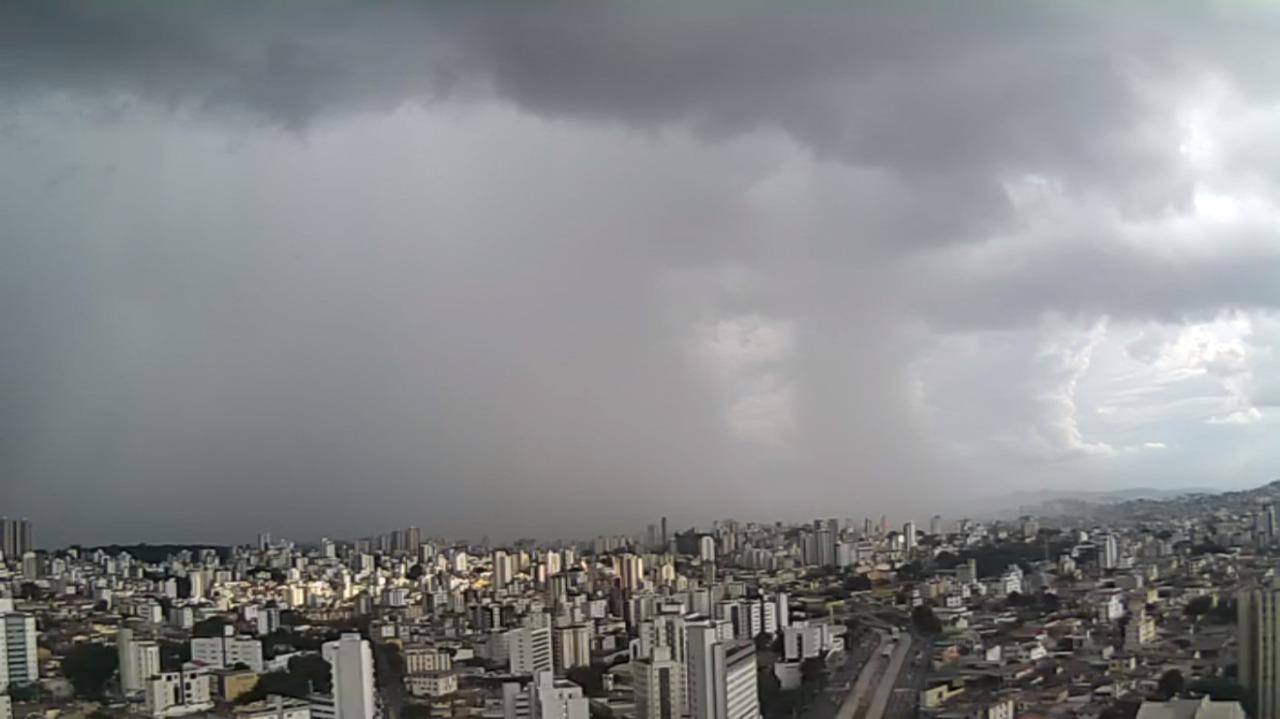 Defesa Civil alerta para possibilidade de chuva de granizo em BH