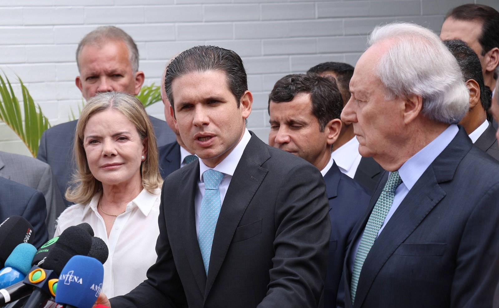 Ministra de Relações Institucionais, Gleisi Hoffmann, defendeu presidente da Câmara, Hugo Motta