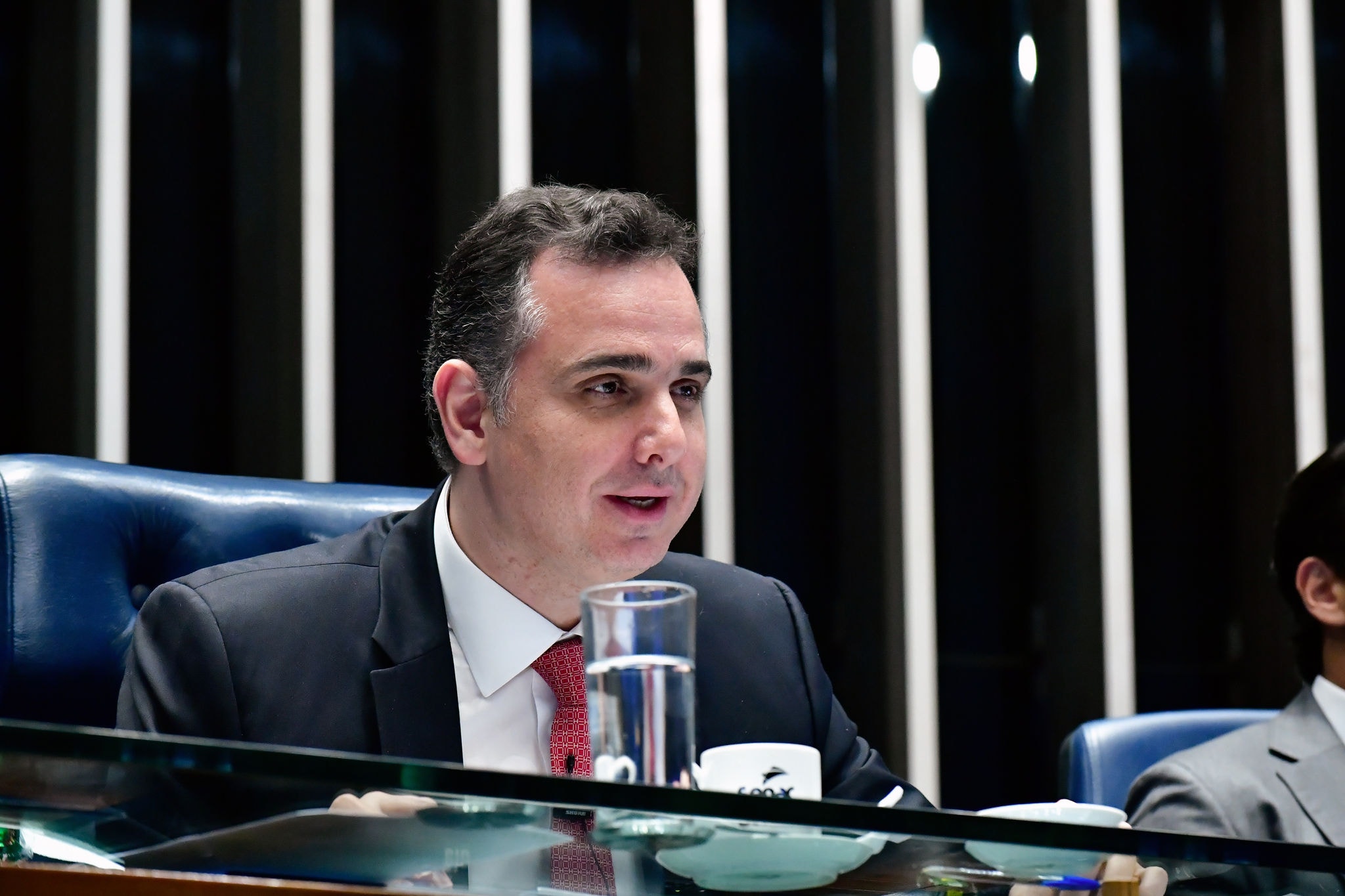 O presidente do Senado Federal, senador Rodrigo Pacheco (PSD-MG), conduz sessão plenária. Foto: Waldemir Barreto/Agência Senado
