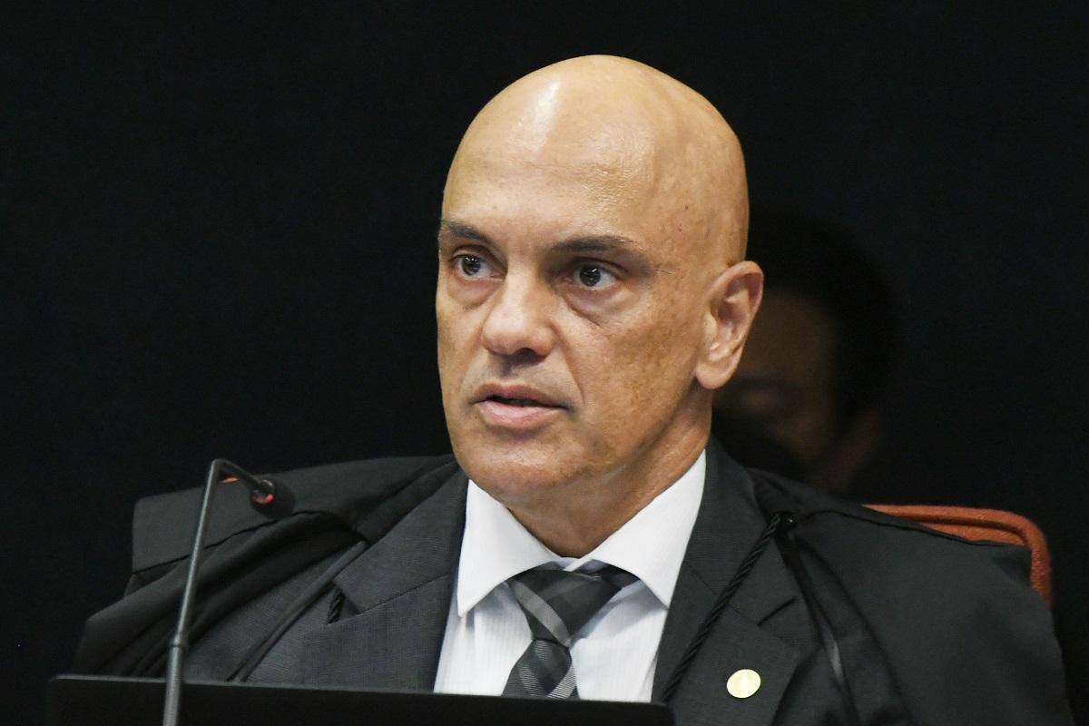 Alexandre de Moraes quer saber por qual motivo a defesa forneceu senhas que não funcionam