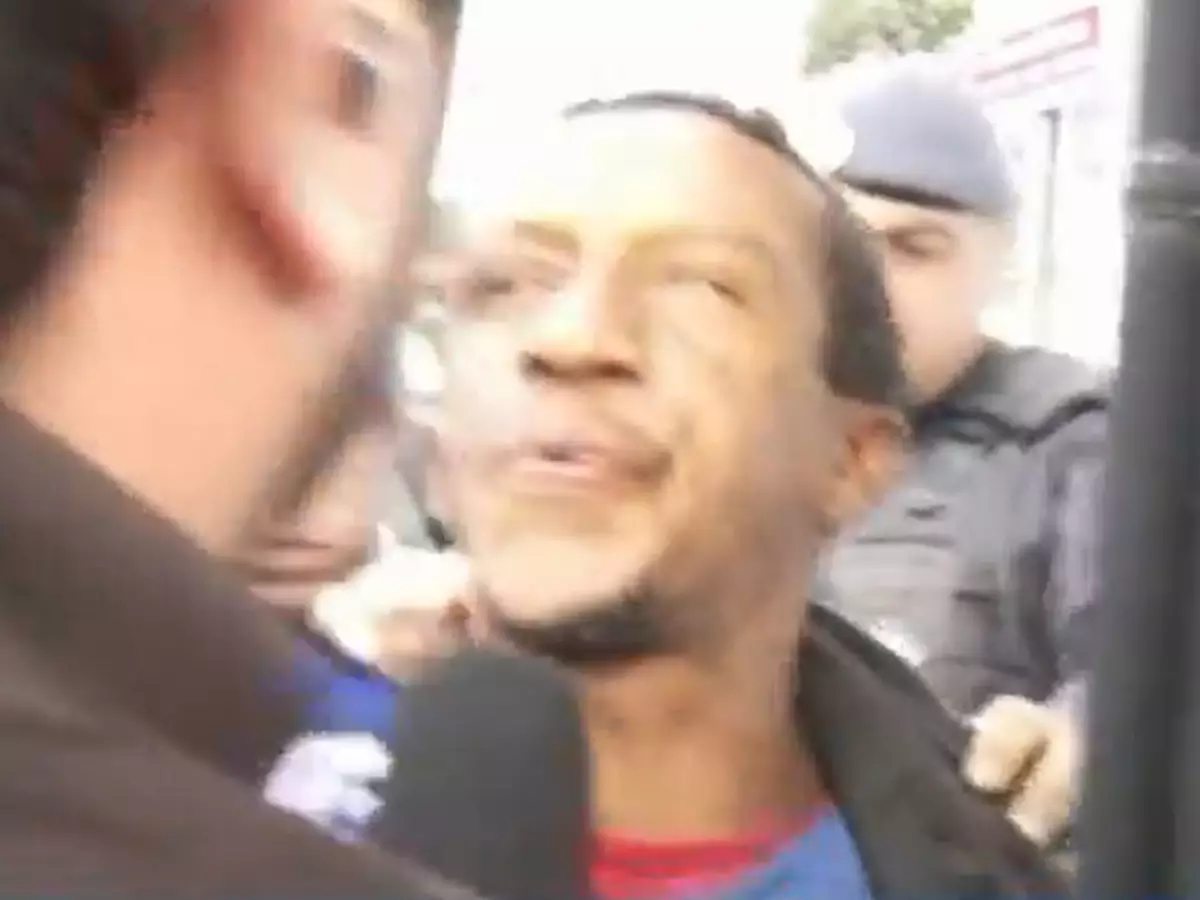 "Galo Cego" cospe em repórter da Band e revolta Joel