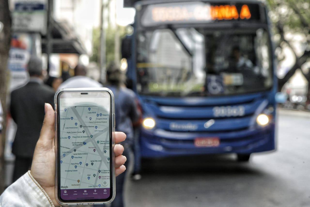 Aplicativo lançado por empresas de ônibus permite recarga com cartão de crédito, acompanhamento da viagem em tempo real e avaliação da viagem