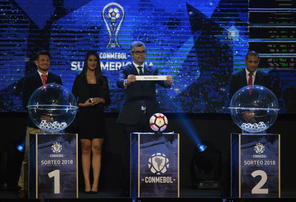 Os sorteios das copas Libertadores e Sul-Americana serão na noite desta segunda-feira