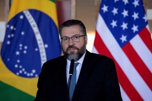 Ernesto Araújo é o ministro das Relações Exteriores de Bolsonaro