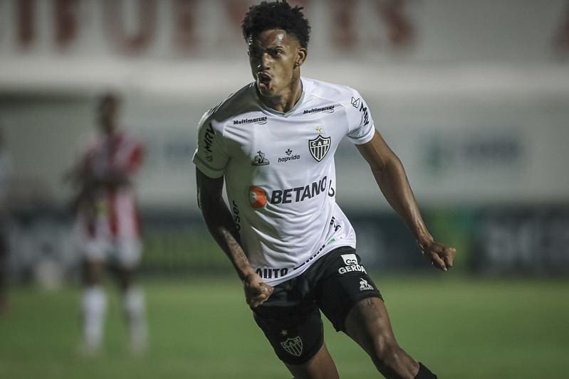Dylan Borrero em ação pelo Atlético