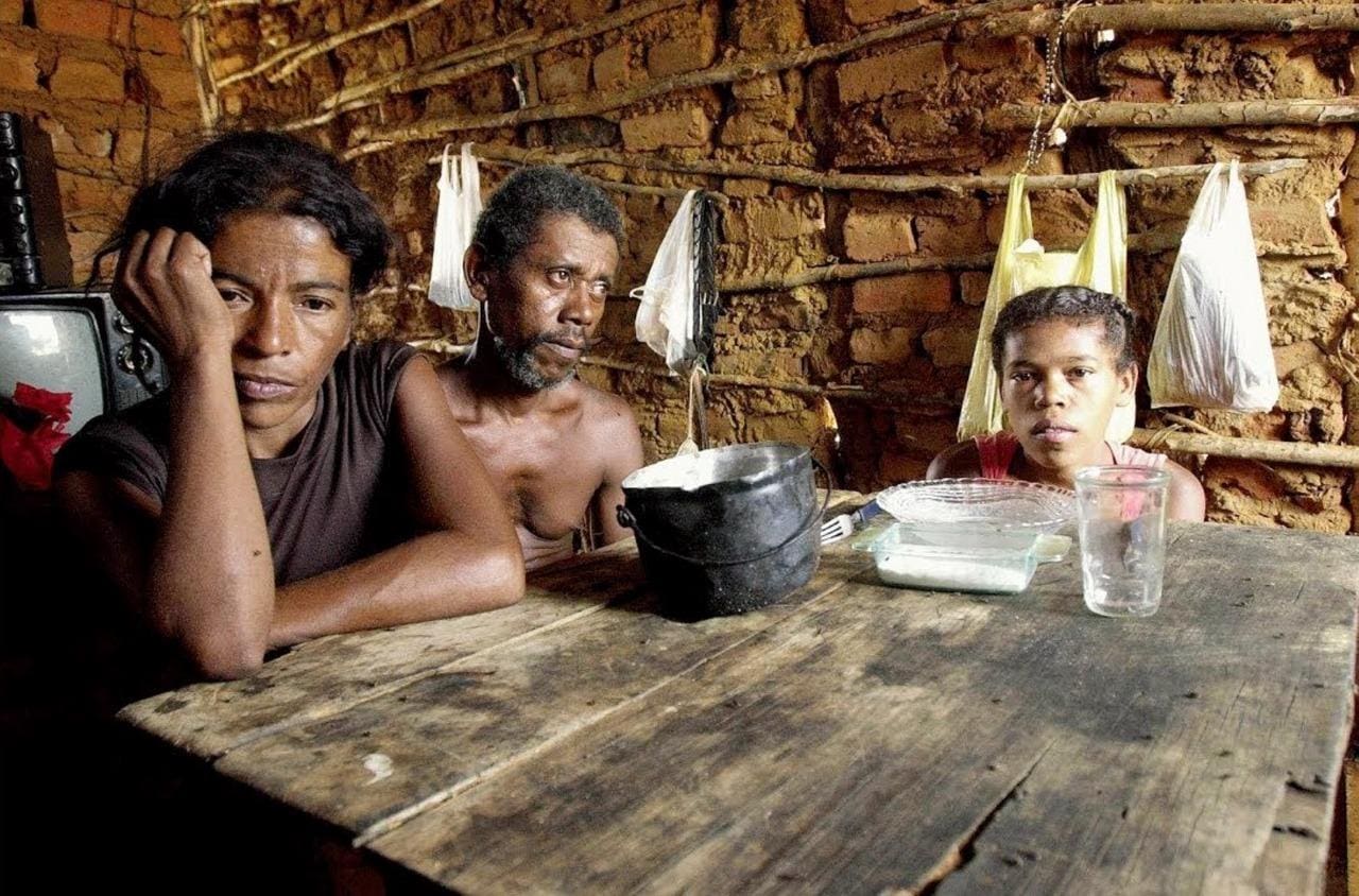 fome família pobre pobreza