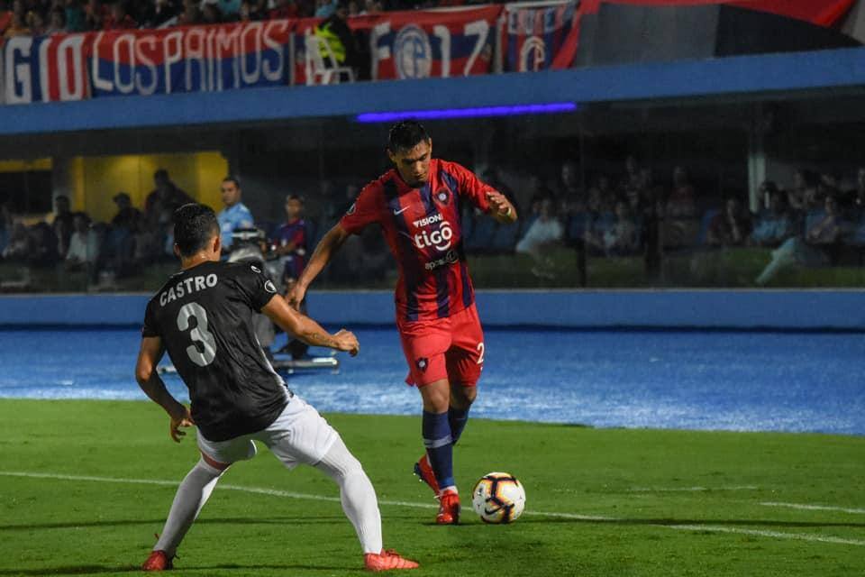 Cerro Porteño teve dificuldades quando recebeu o Zamora no Paraguai